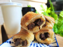 Load image into Gallery viewer, Sausage Roll