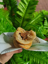 Load image into Gallery viewer, Sausage Roll