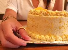 Load image into Gallery viewer, Mango Lemon Cake