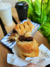 Load image into Gallery viewer, Sausage Roll